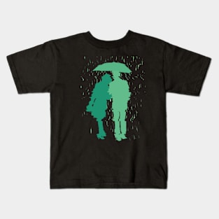 Couple in the rain Kids T-Shirt